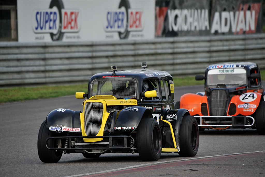 Kim Petersen var en af de kørere, som holdt liv i sine drømme om at slutte året som bedste old boys-kører i OK Mobil 1 Legend Car Cuppen